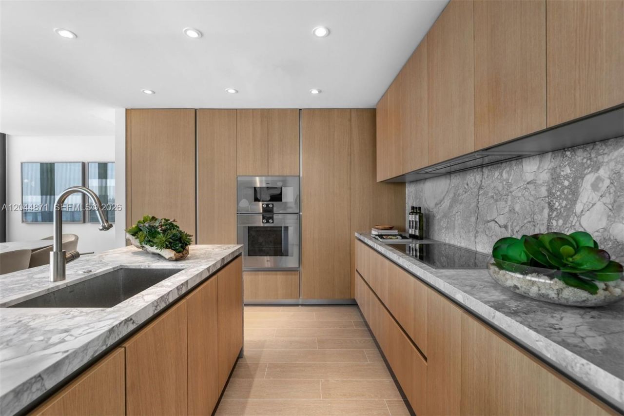 501 West Ave , Unit 4102, Miami Beach, FL 33139 Photo