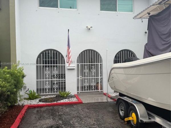 7151 W 3rd Ct, Hialeah, FL 33014