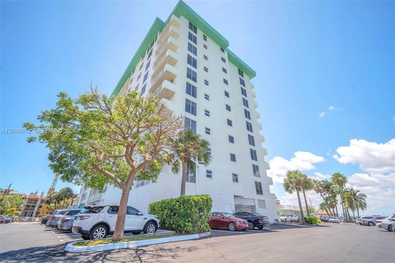 10350 W Bay Harbor Dr, Unit 8F, Bay Harbor Islands, FL 33154 Photo