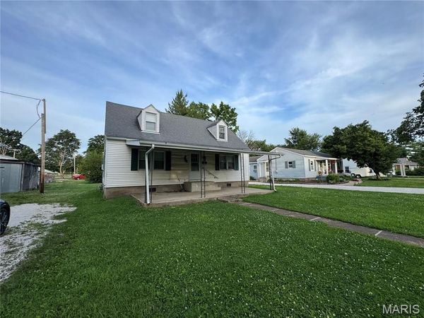 14 6th Street, Carrollton, IL 62016