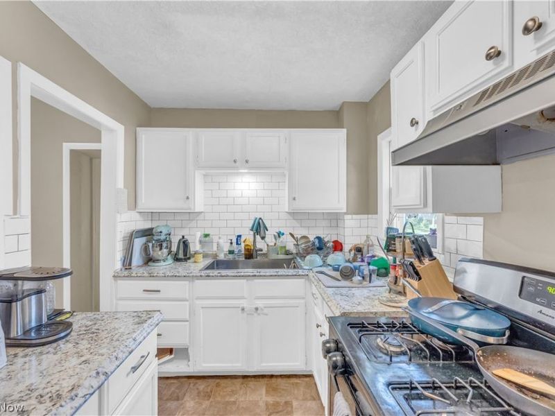 422 W Smith Road, Medina, OH 44256 Photo 8