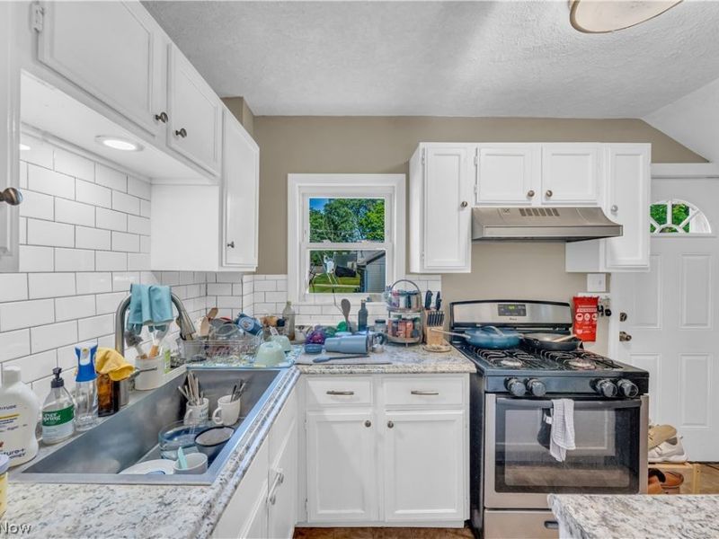 422 W Smith Road, Medina, OH 44256 Photo 9