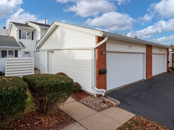 3891 Prairie Lane , Unit 1, Bettendorf, IA 52722