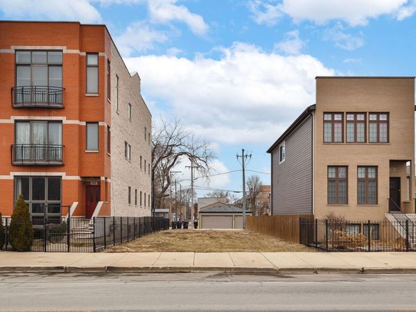 614 E 43rd Street , Chicago, IL 60653