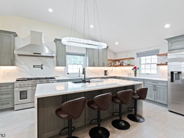 382 River Rd, Pohatcong, NJ 08865