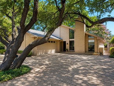 3801 Brookhaven Circle, Fort Worth, TX 76109