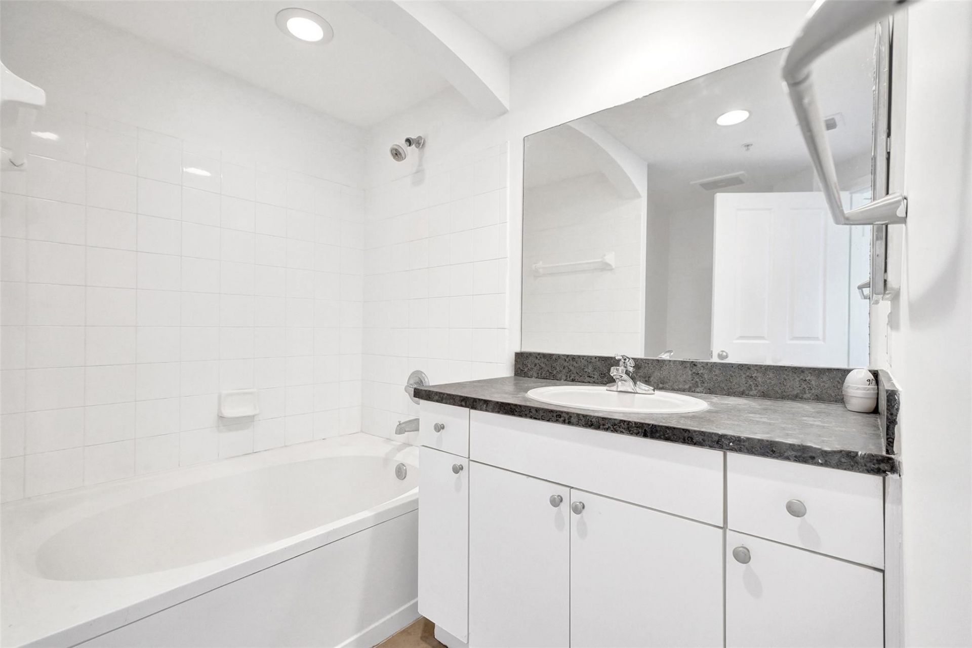 9172 Collins Avenue, Unit 302, Surfside, FL 33154 Photo
