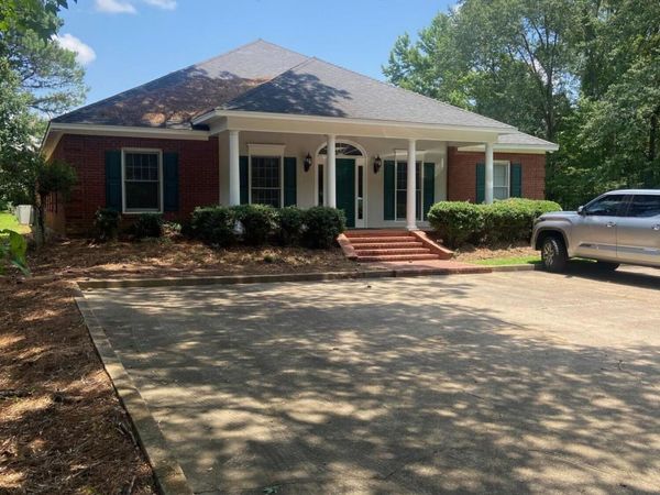 6562 Dogwood View Parkway, Jackson, MS 39213