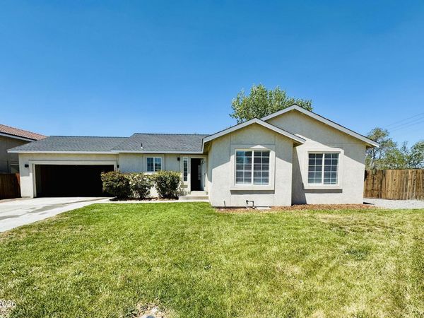 1952 Three Iron Court, Fernley, NV 89408