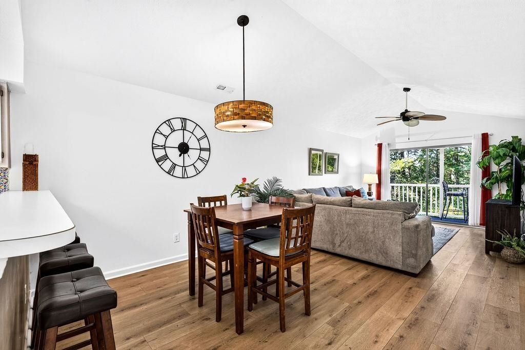366 Pinehurst Ln. Photo 12