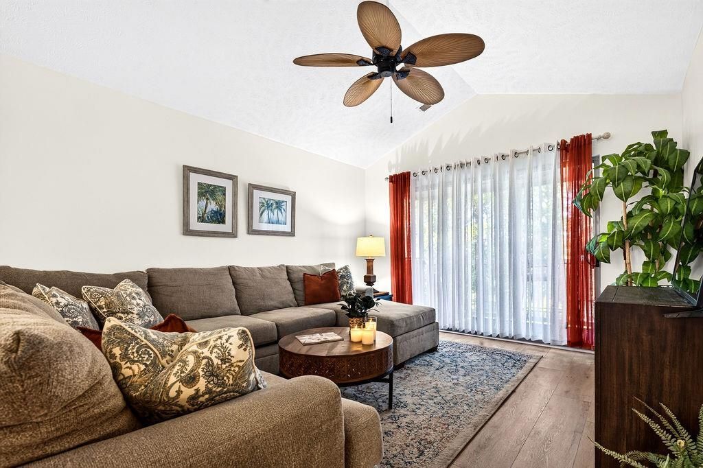 366 Pinehurst Ln. Photo 15