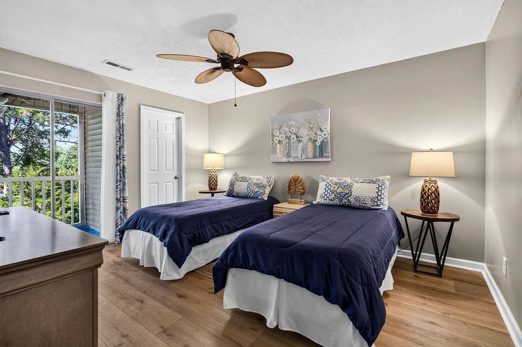 366 Pinehurst Ln. Photo 23