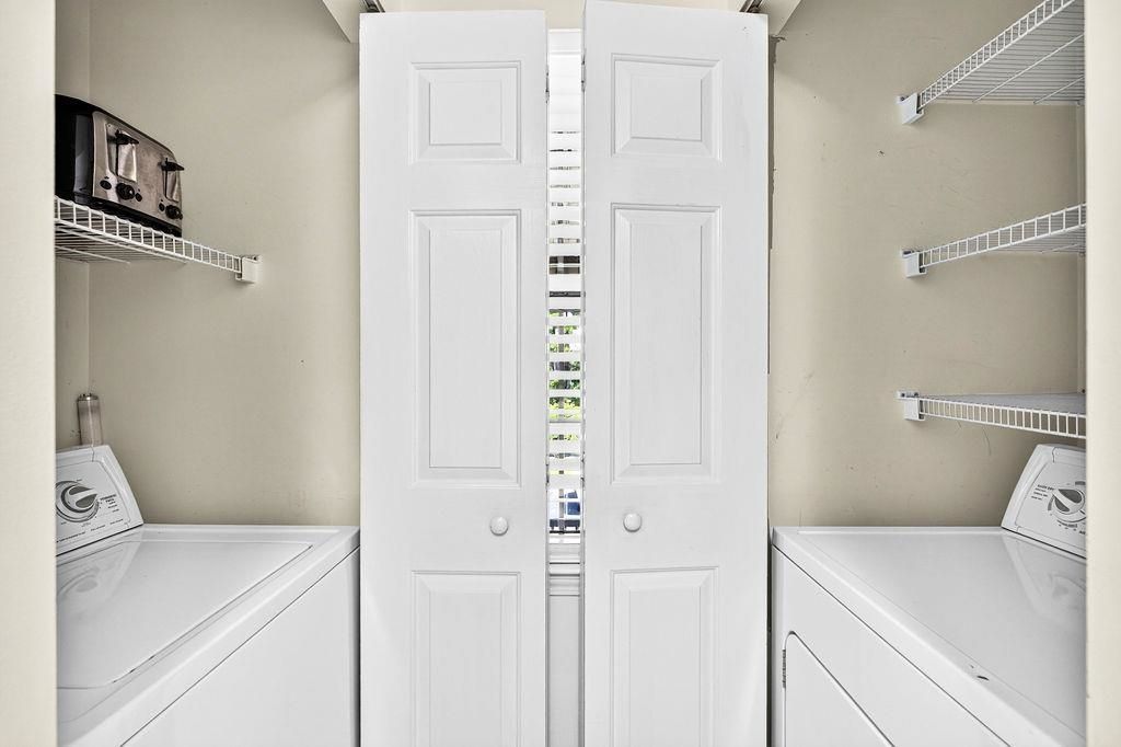 366 Pinehurst Ln. Photo 8