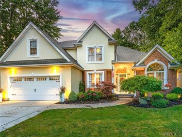 207 Brenridge Drive, East Amherst, NY 14051