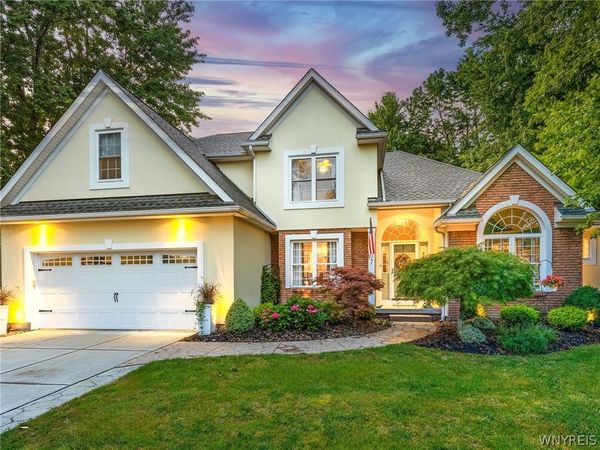 207 Brenridge Drive, East Amherst, NY 14051