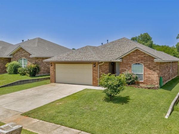 121 Tecumseh Meadows Drive, Norman, OK 73069