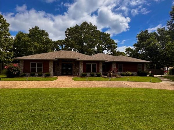 723 Lakeview Drive , Rogers, AR 72756