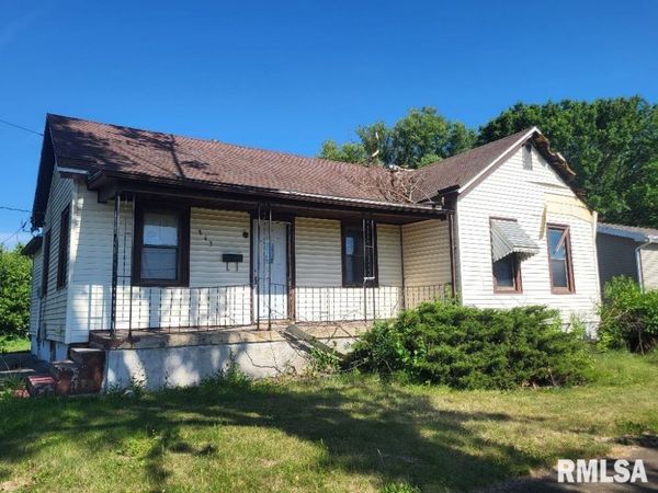 843 Abingdon Street, Galesburg, IL 61401