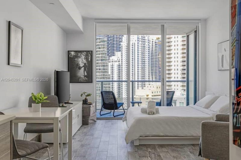 1300 Brickell Bay Dr, Unit 2713, Miami, FL 33131 Photo