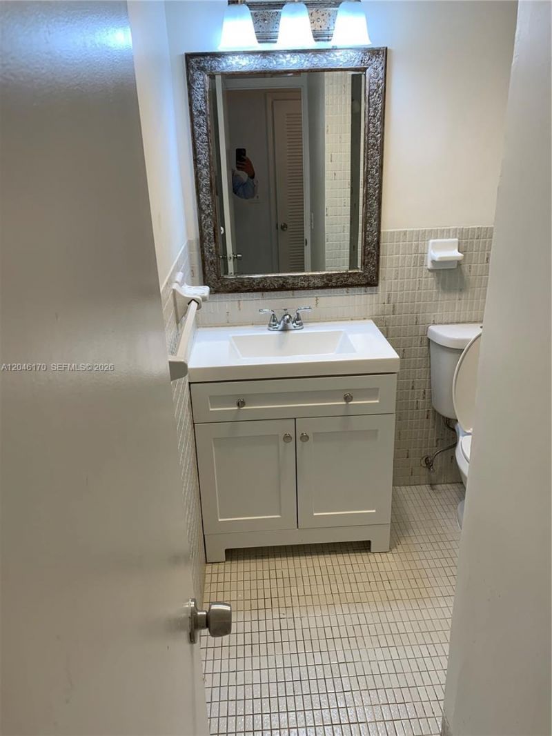 2861 Leonard Dr , Unit F301, Aventura, FL 33160 Photo