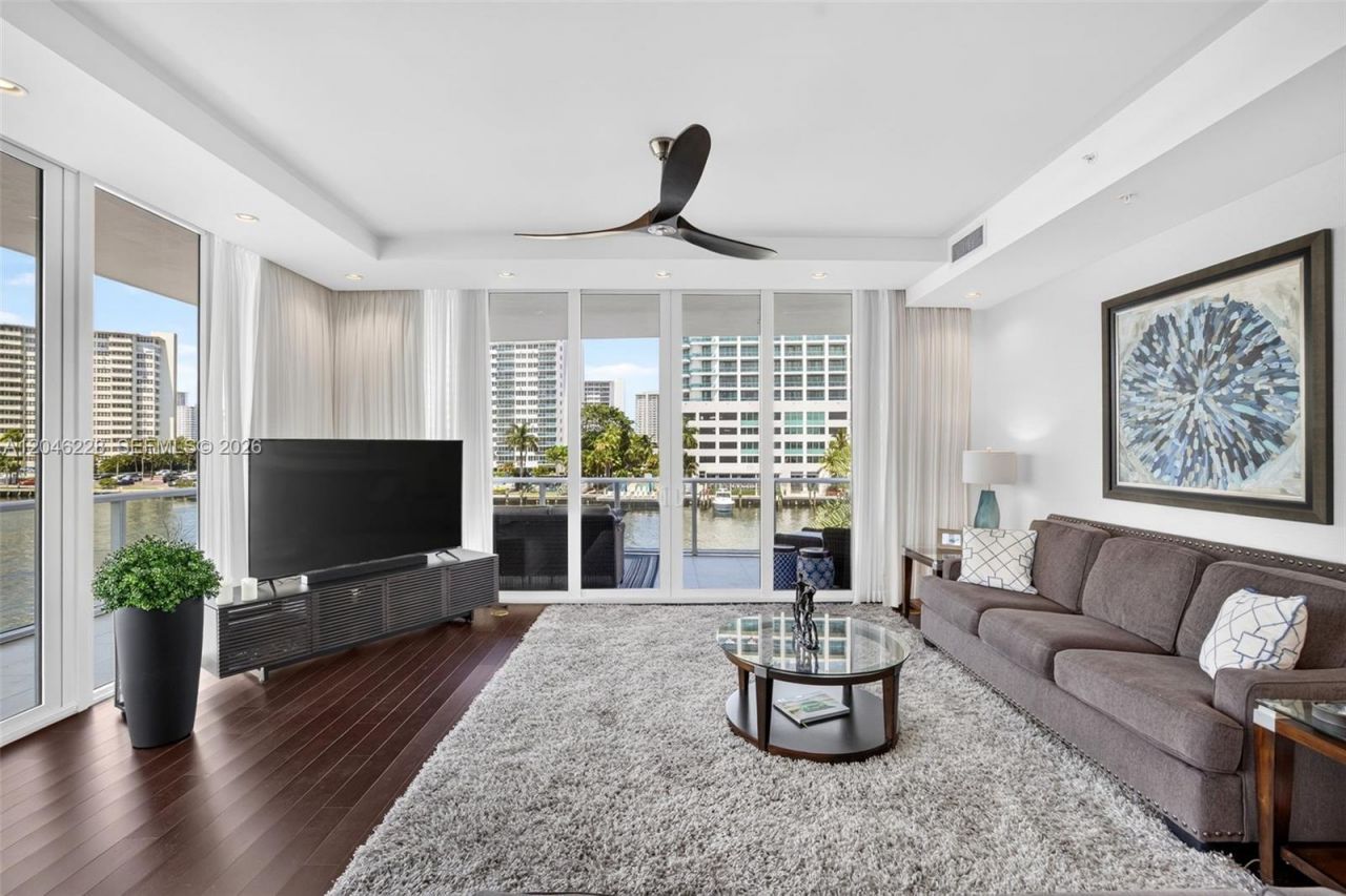 2895 NE 33rd Ct, Unit 3A, Fort Lauderdale, FL 33306 Photo