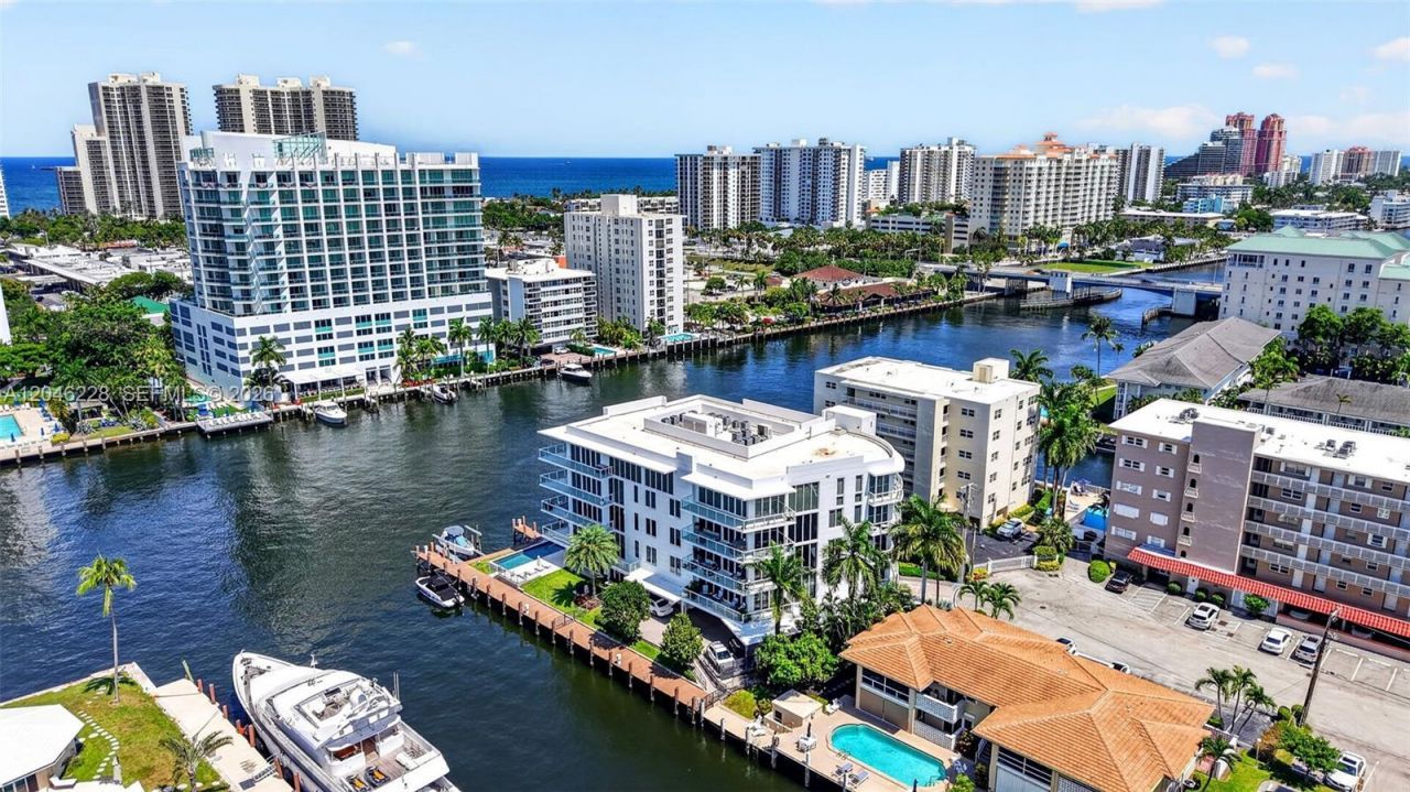 2895 NE 33rd Ct, Unit 3A, Fort Lauderdale, FL 33306 Photo