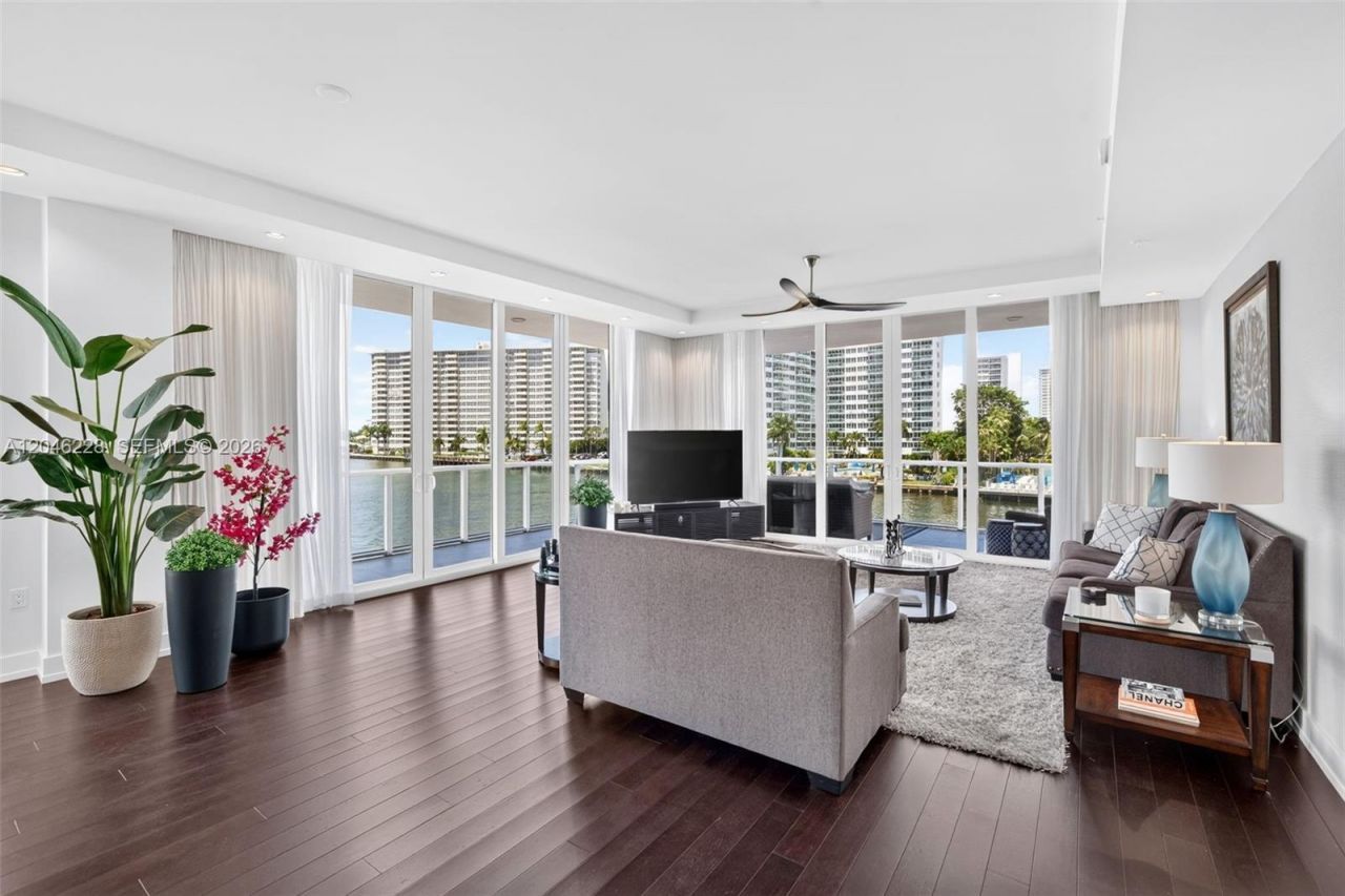 2895 NE 33rd Ct, Unit 3A, Fort Lauderdale, FL 33306 Photo