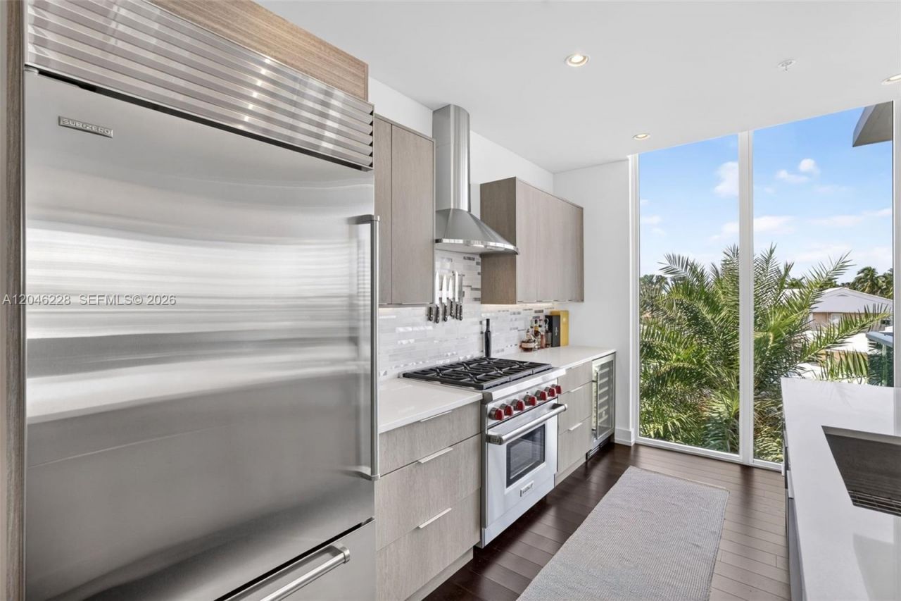 2895 NE 33rd Ct, Unit 3A, Fort Lauderdale, FL 33306 Photo