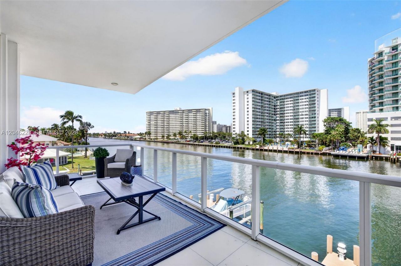 2895 NE 33rd Ct, Unit 3A, Fort Lauderdale, FL 33306 Photo