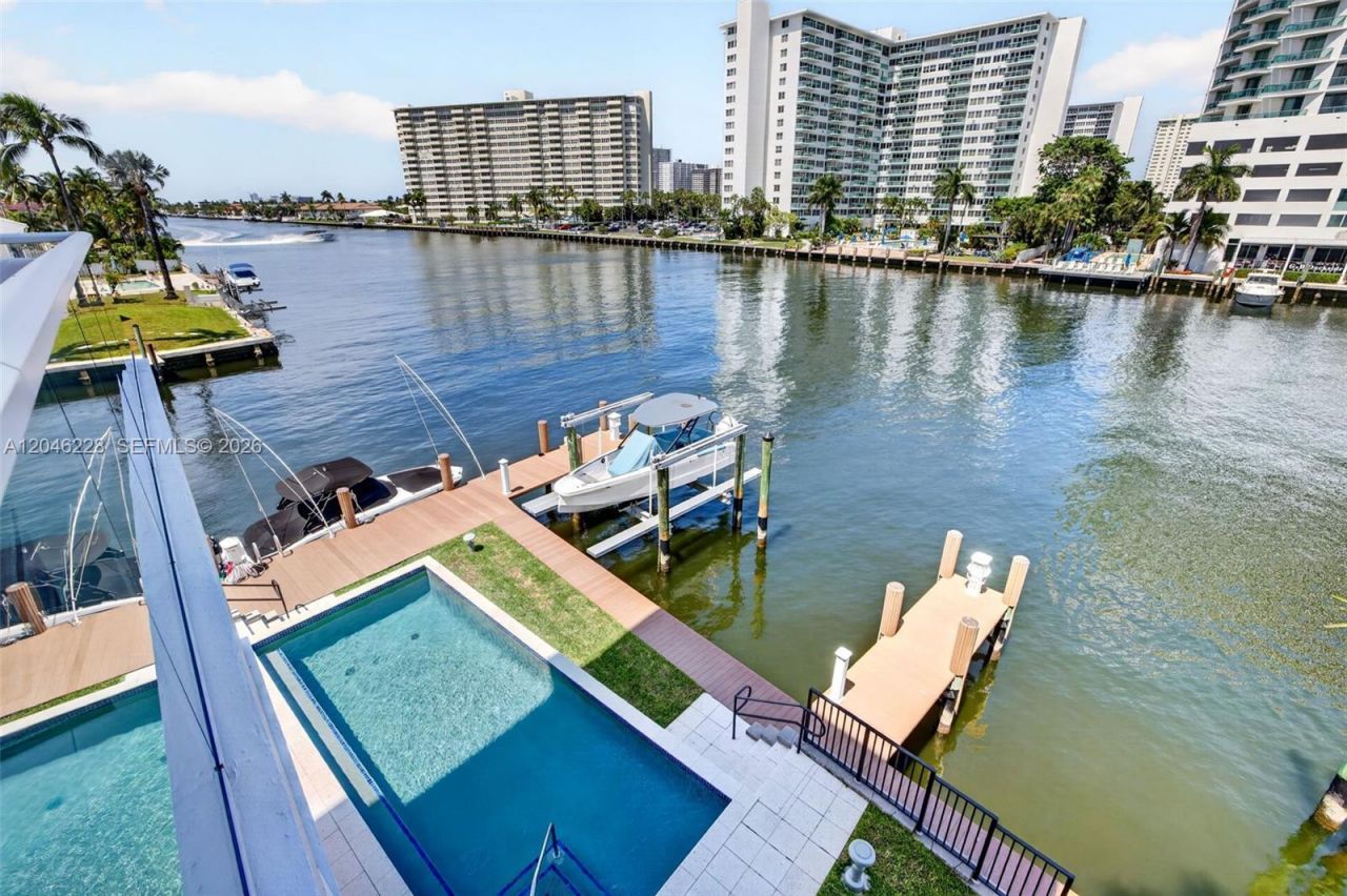 2895 NE 33rd Ct, Unit 3A, Fort Lauderdale, FL 33306 Photo