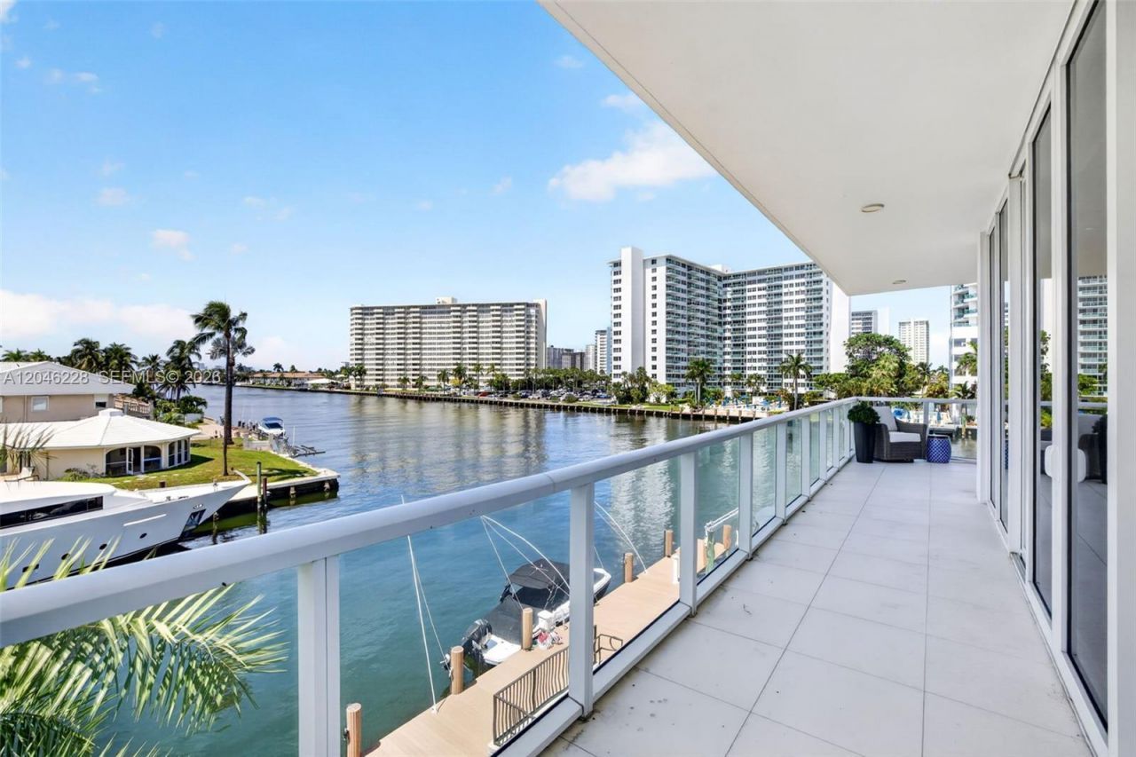 2895 NE 33rd Ct, Unit 3A, Fort Lauderdale, FL 33306 Photo