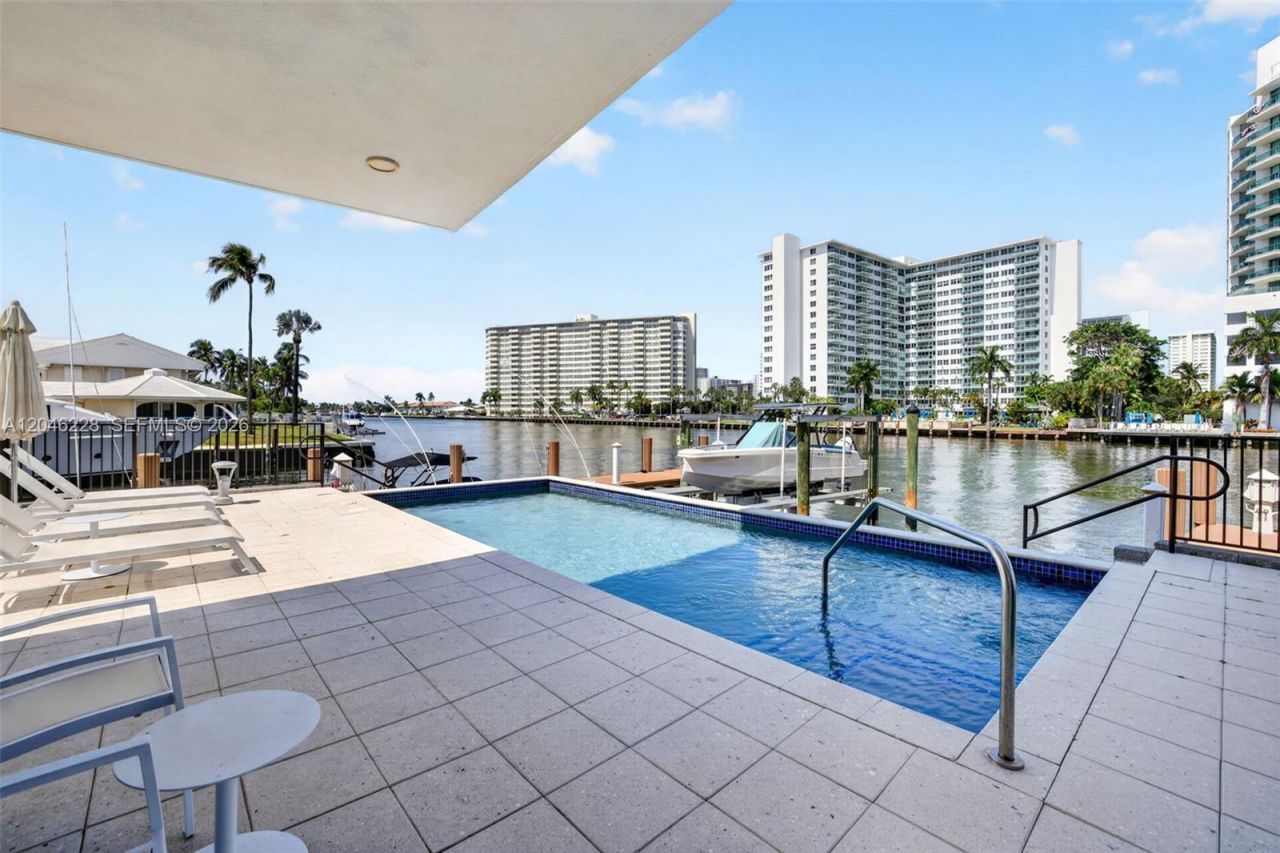 2895 NE 33rd Ct, Unit 3A, Fort Lauderdale, FL 33306 Photo