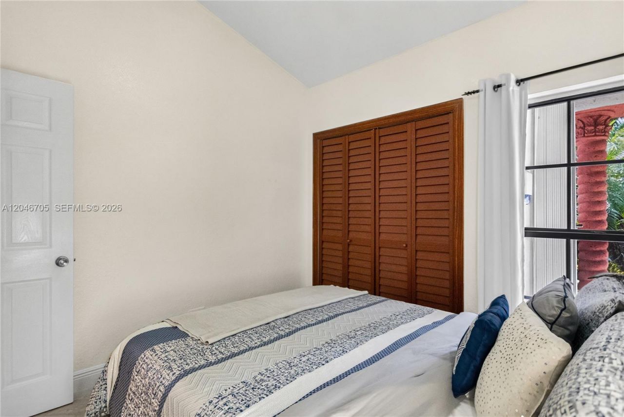 2620 Buttonwood Ave , Miramar, FL 33025 Photo