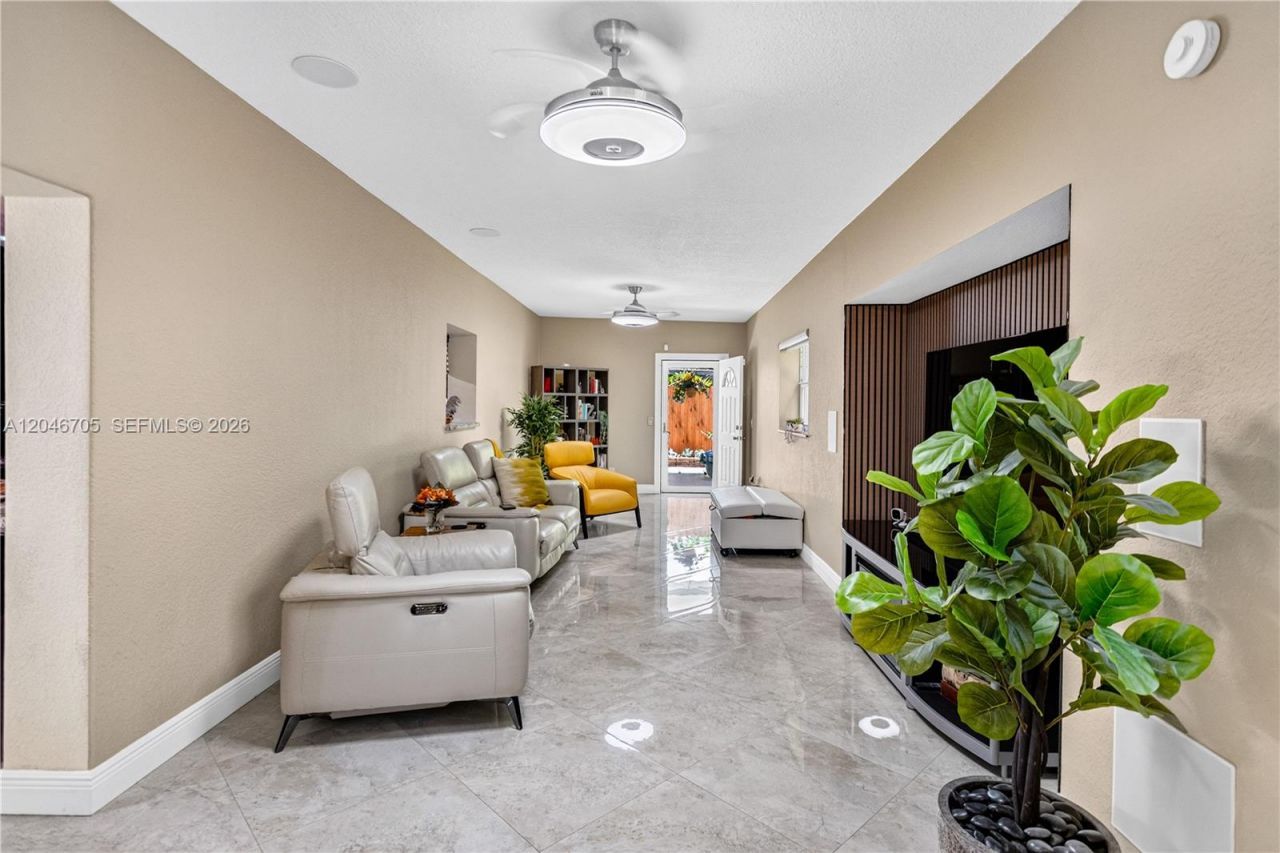 2620 Buttonwood Ave , Miramar, FL 33025 Photo