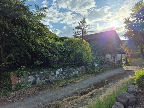 4129 Gillie Rd, Saanich, BC V9E 2C7