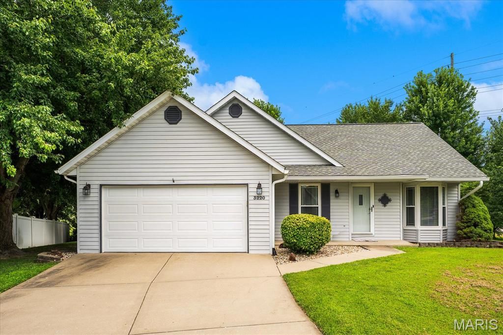 3220 Eastridge Drive, Shiloh, IL 62221 Main Photo