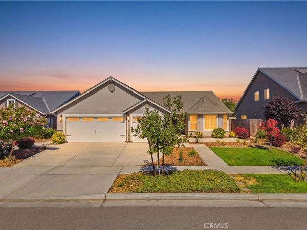 2081 Madeline Drive, Hanford, CA 93230