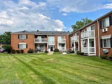 2420 Parmenter Boulevard, Royal Oak, MI 48073