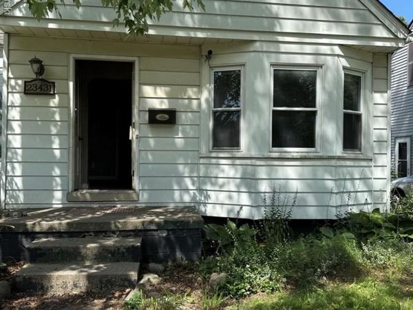 23431 Forest Street, Oak Park, MI 48237