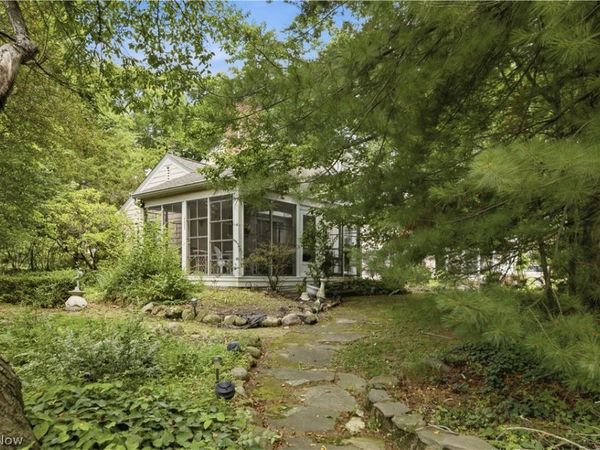 303 Cordelia Street SW, North Canton, OH 44720