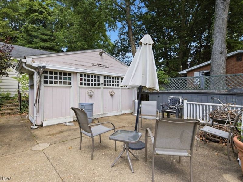 303 Cordelia Street SW, North Canton, OH 44720 Photo 10