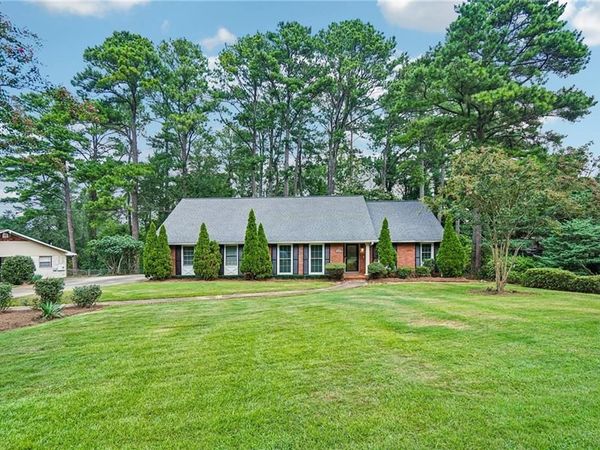 2615 Skyline Drive, Atlanta, GA 30337