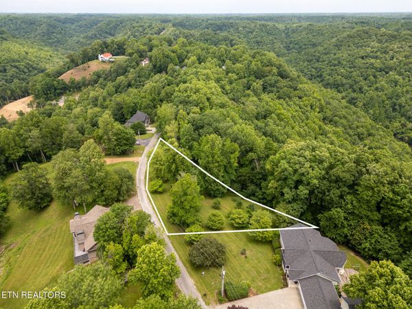 1 Lafever Ridge Rd, Silver Point, TN 38582