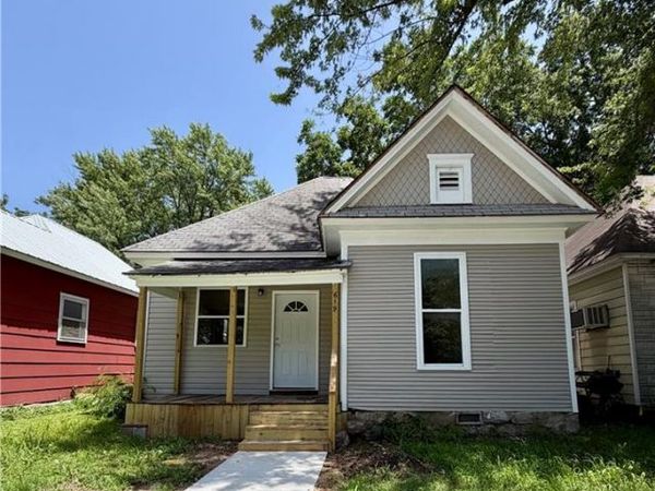 619 N 26th Street, Parsons, KS 67357