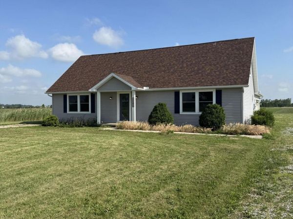 12294 Newton Road, Bowling Green, OH 43402