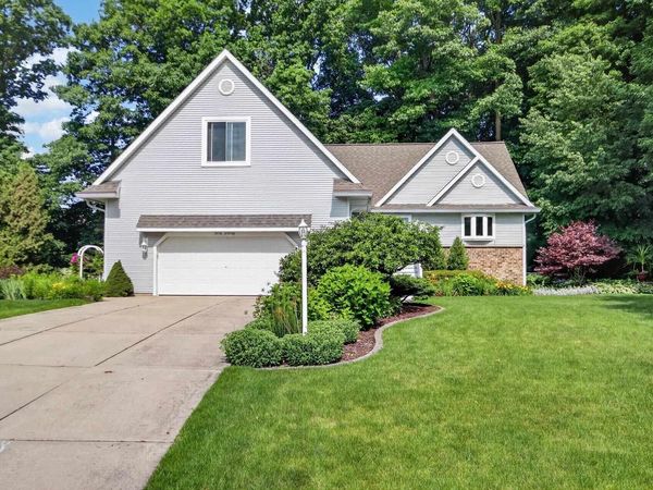 N115W19758 SHADOW WOOD COURT, Germantown, WI 53022