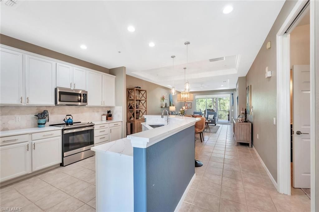 4833 Hampshire Ct, Unit 302, Naples, FL 34112 Photo