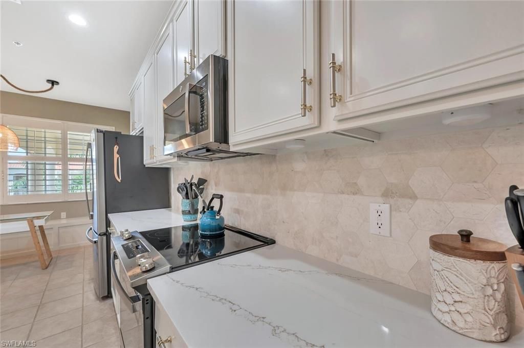 4833 Hampshire Ct, Unit 302, Naples, FL 34112 Photo
