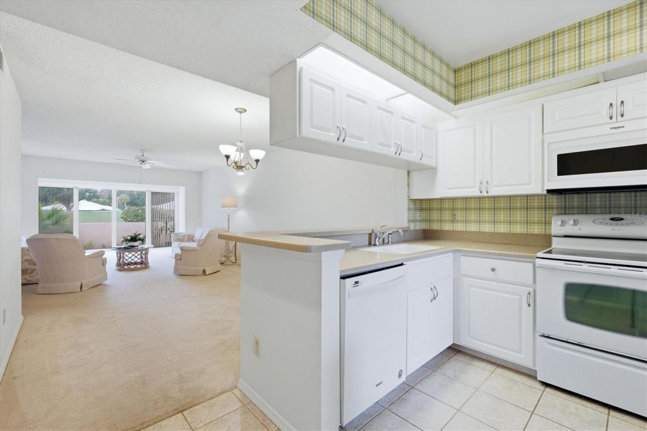 421 Cerromar Terrace, Unit 370, Venice, FL 34293 Photo