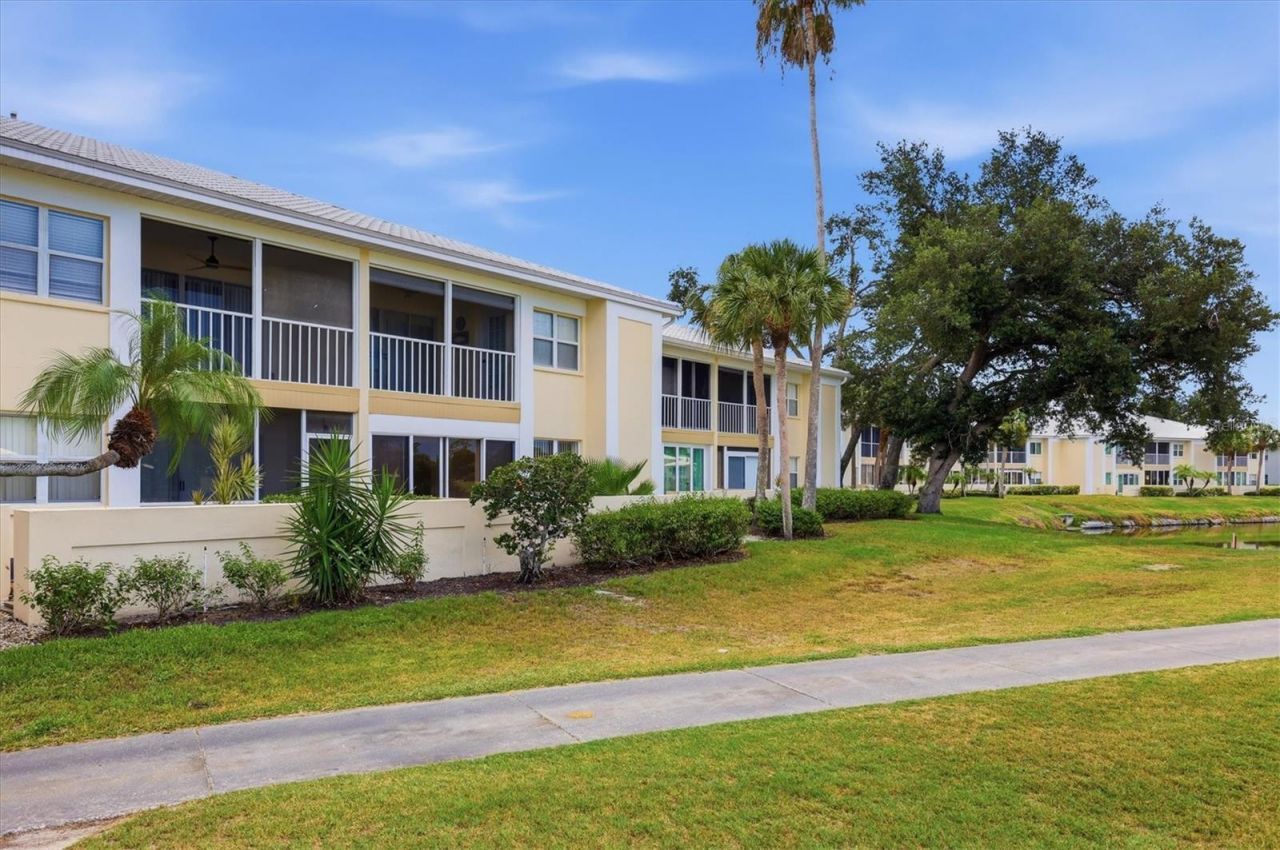 421 Cerromar Terrace, Unit 370, Venice, FL 34293 Photo